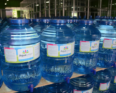 Công ty thổi vỏ bình PET nhận đơn hàng lớn theo yêu cầu