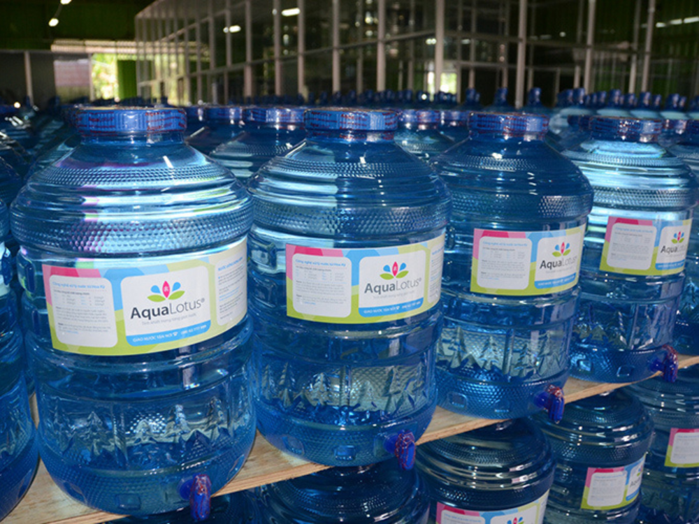 Vỏ bình nhựa đựng nước uống