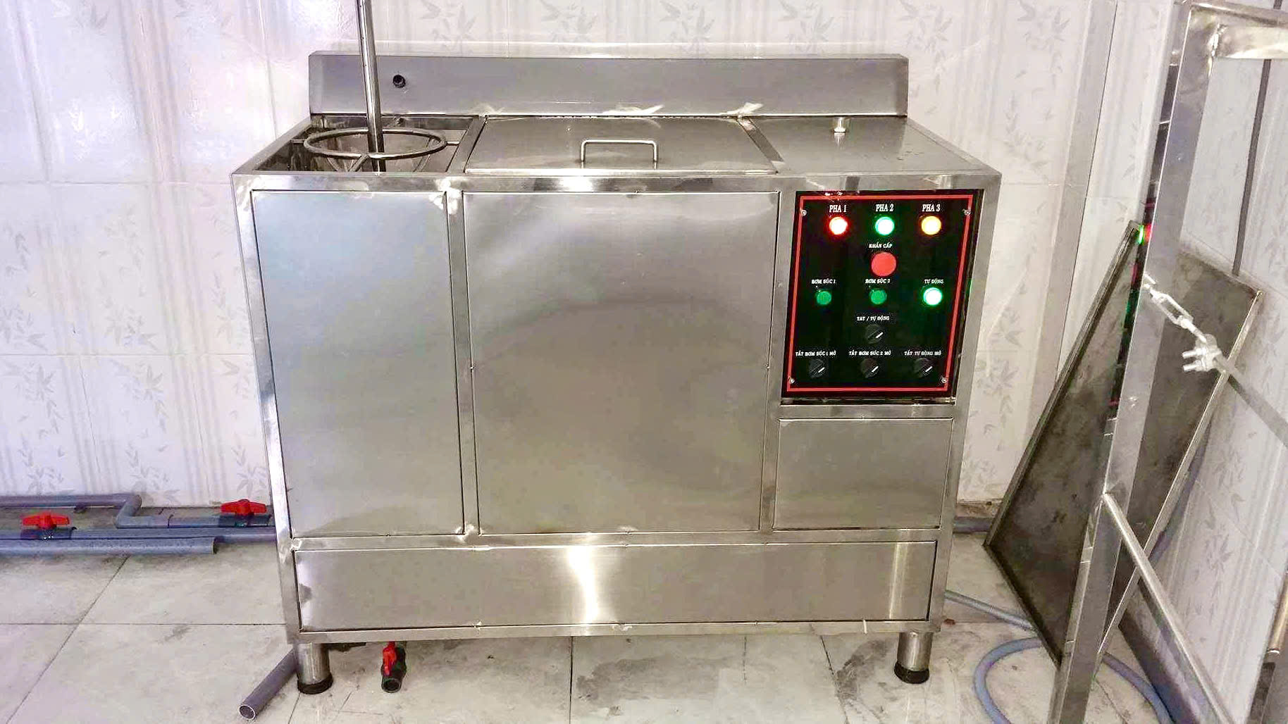 Máy rửa bình tự động