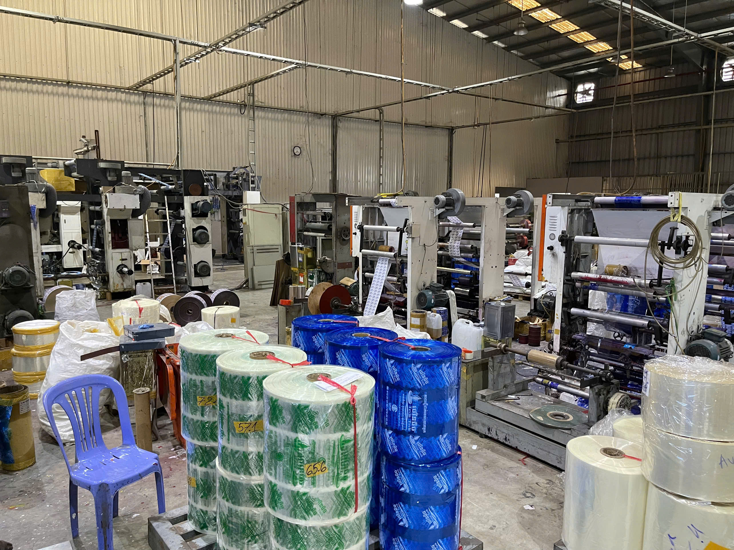 In nhãn bình nước uống