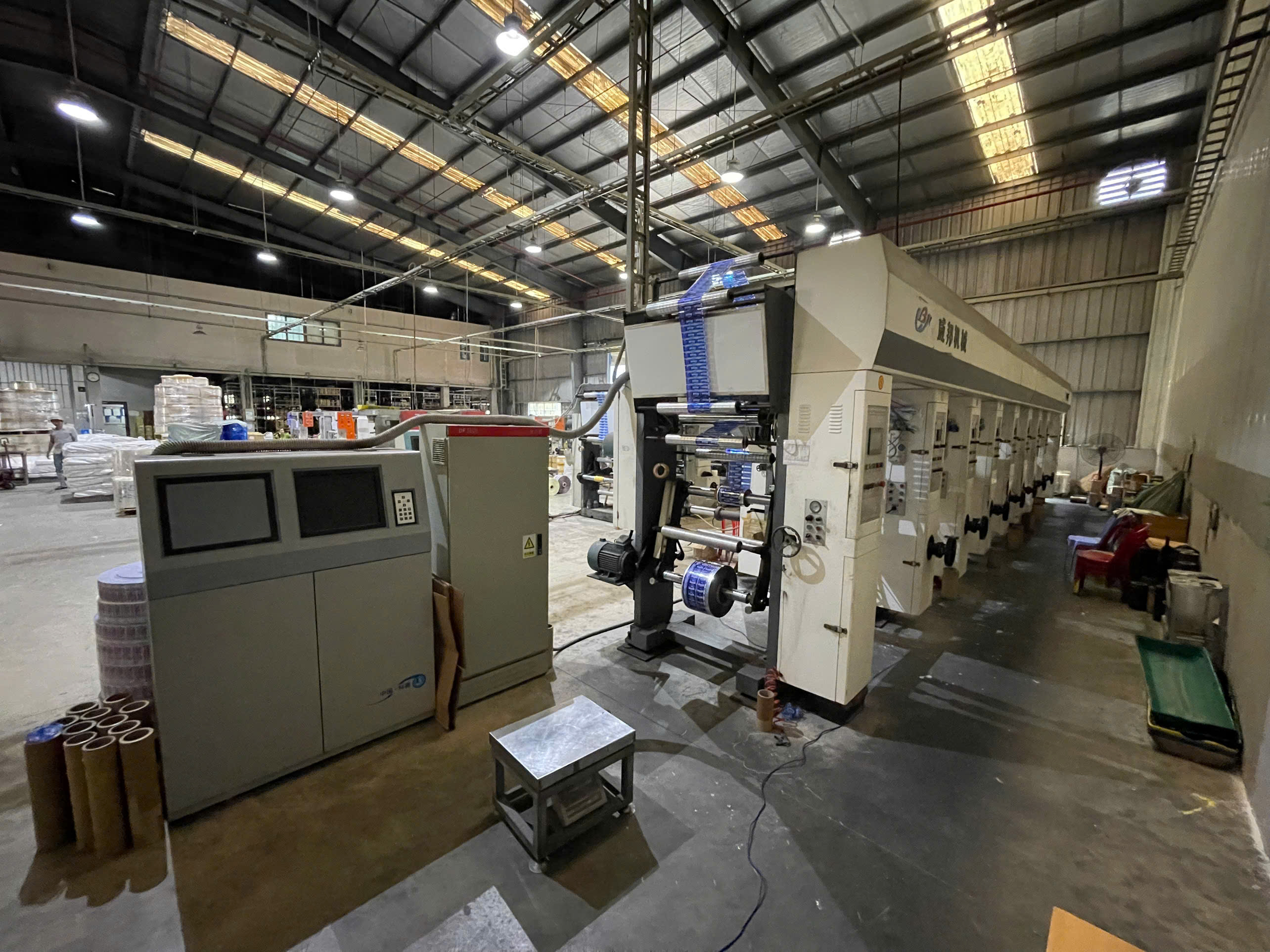 In nhãn bình nước uống