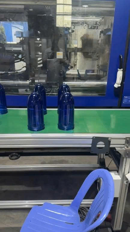 giá phôi thổi bình 20 lít