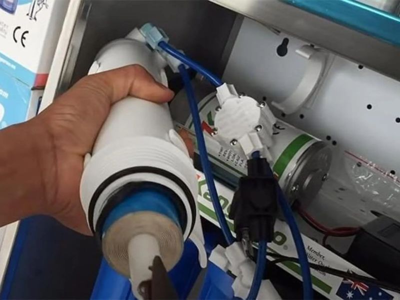 Sục rửa màng RO bằng hóa chất chuyên dụng